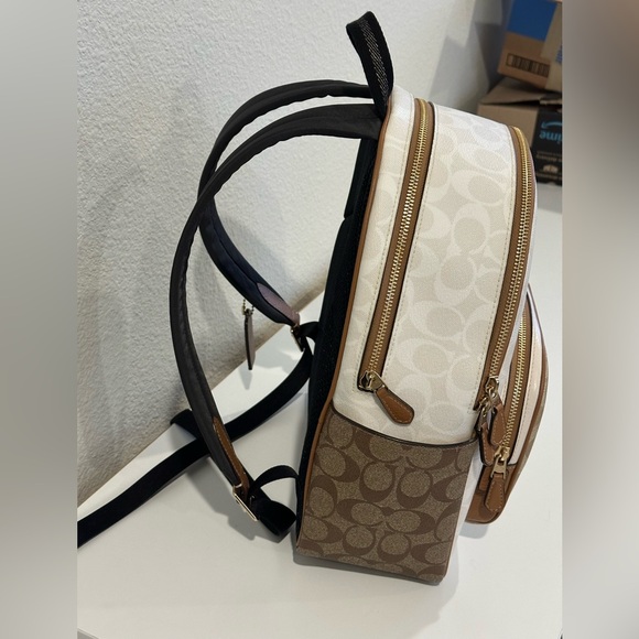 Authentic Coach Court Backpack In Signature Canvas - Picture 6 of 15
